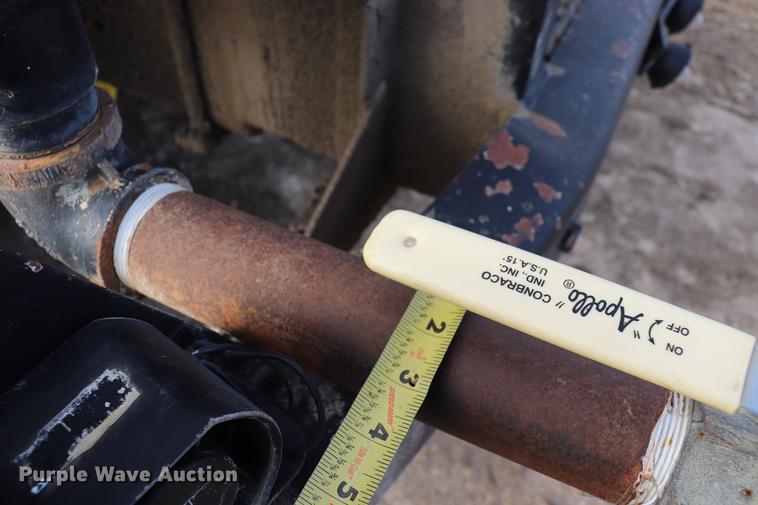 image for item EC9371 1995 Ford L9000 flatbed truck