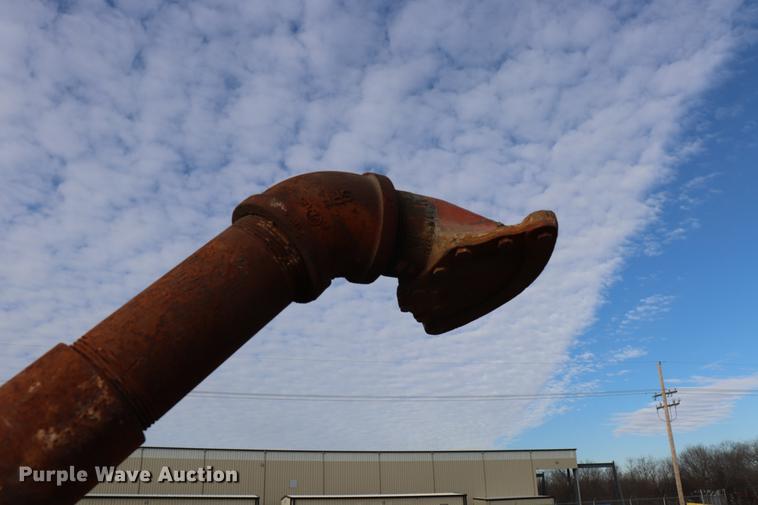 image for item EC9371 1995 Ford L9000 flatbed truck