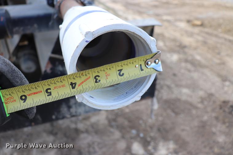 image for item EC9371 1995 Ford L9000 flatbed truck