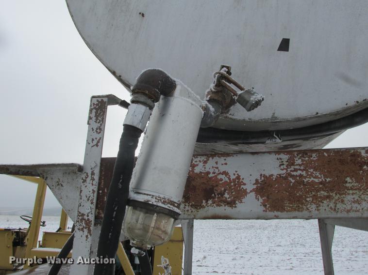 image for item K6072 500 gallon fuel tank