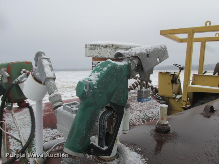 image for item K6073 500 gallon fuel tank