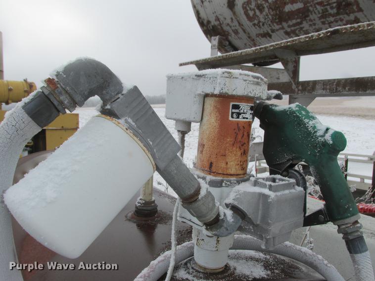 image for item K6073 500 gallon fuel tank