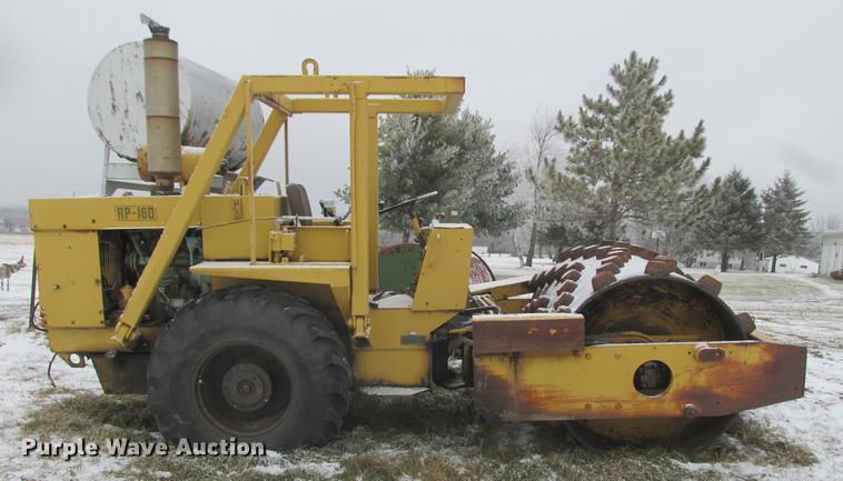 image for item K6074 1982 Tampo RP16D single drum vibrator compactor