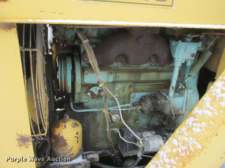 image for item K6074 1982 Tampo RP16D single drum vibrator compactor