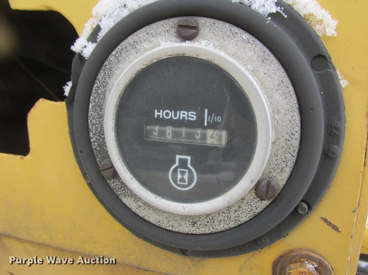 image for item K6074 1982 Tampo RP16D single drum vibrator compactor