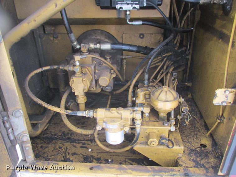 image for item K6075 1991 Caterpillar E70B excavator