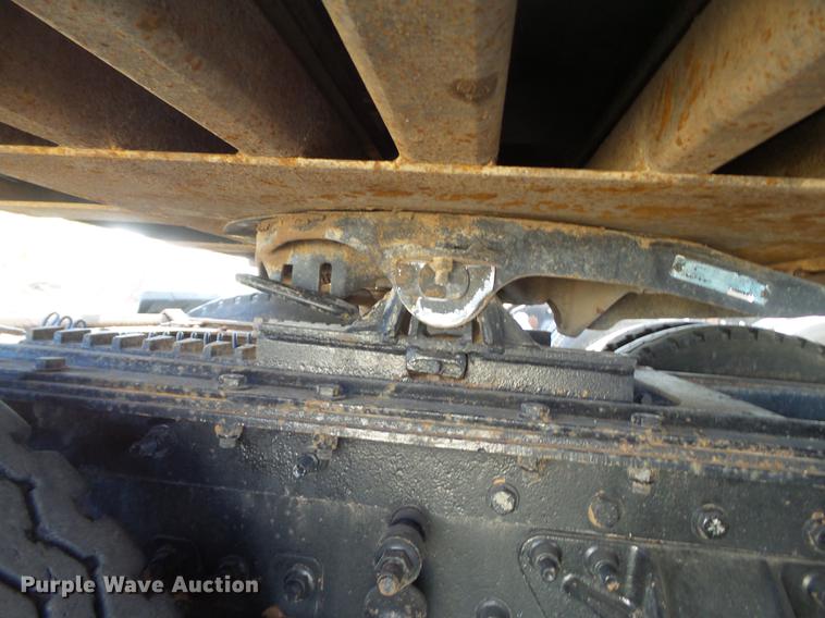 image for item BJ9850 2000 Mack CH613 semi truck