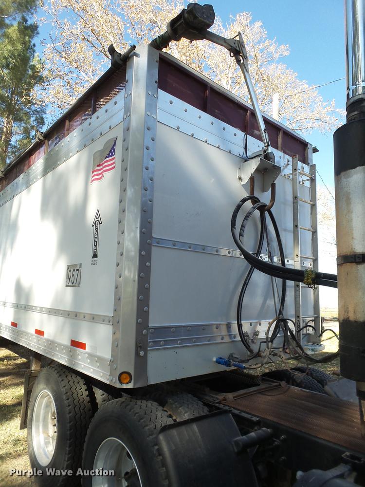 image for item BJ9851 2014 Aeroswint live bottom trailer