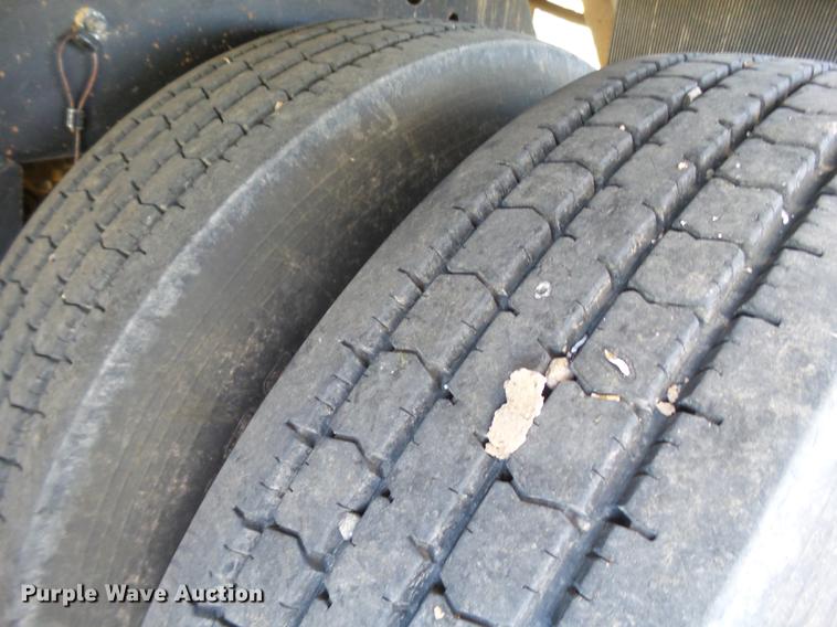 image for item BJ9851 2014 Aeroswint live bottom trailer