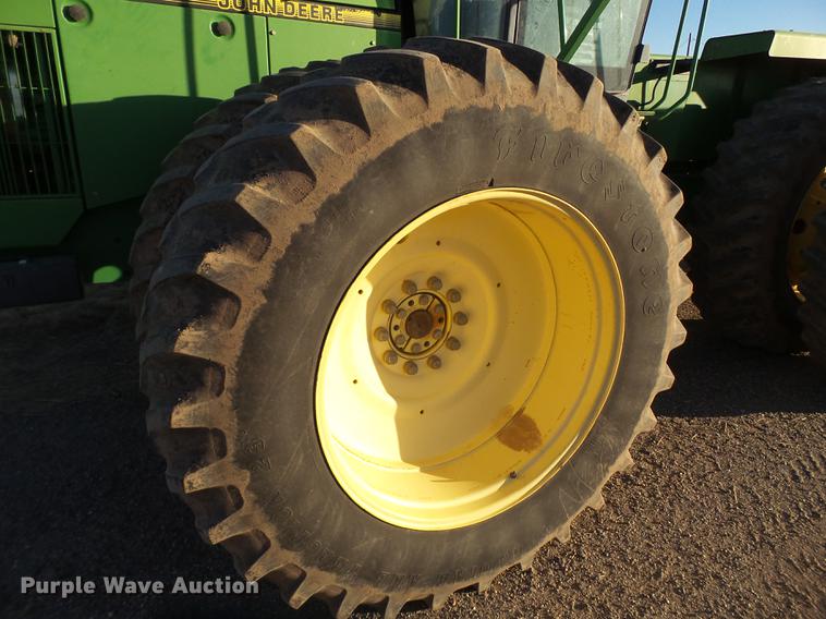 image for item BJ9914 1995 John Deere 8970 4WD tractor