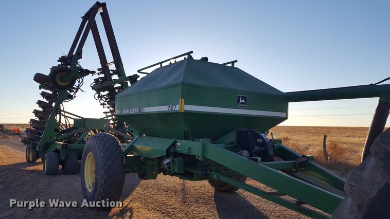 image for item BJ9915 John Deere 1850 air seeder