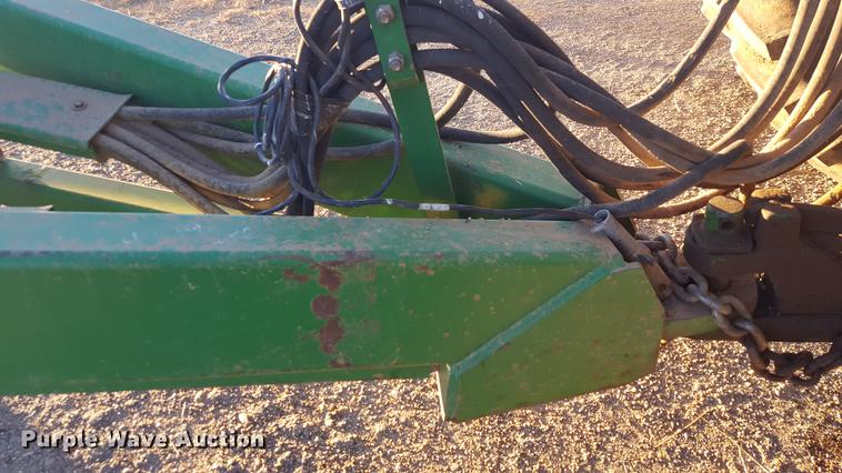 image for item BJ9915 John Deere 1850 air seeder