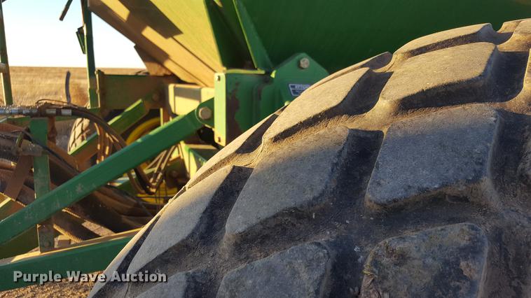 image for item BJ9915 John Deere 1850 air seeder