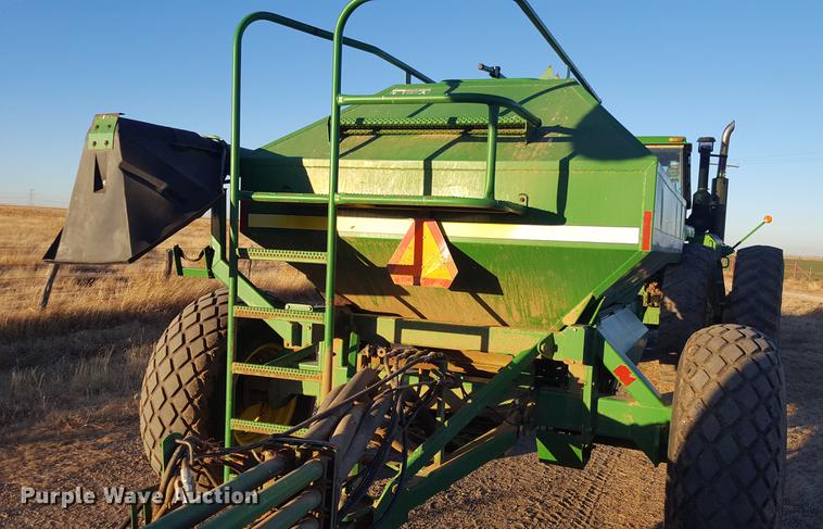 image for item BJ9915 John Deere 1850 air seeder