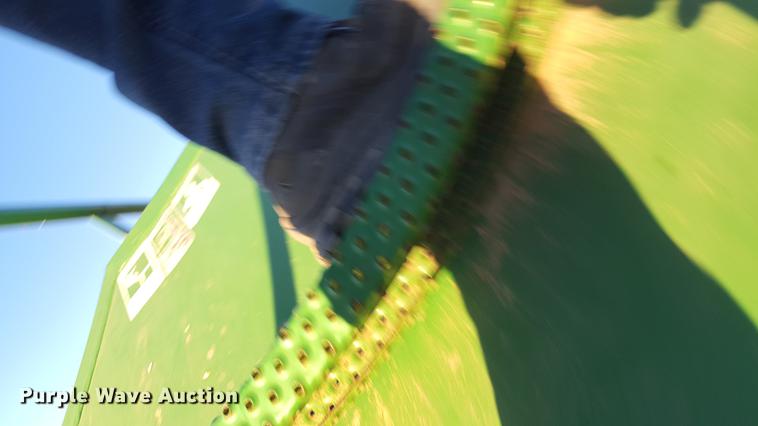image for item BJ9915 John Deere 1850 air seeder