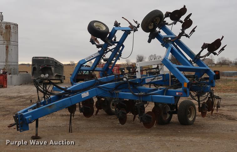 image for item DA6565 DMI Nutri-Placr 4300 anhydrous ammonia applicator