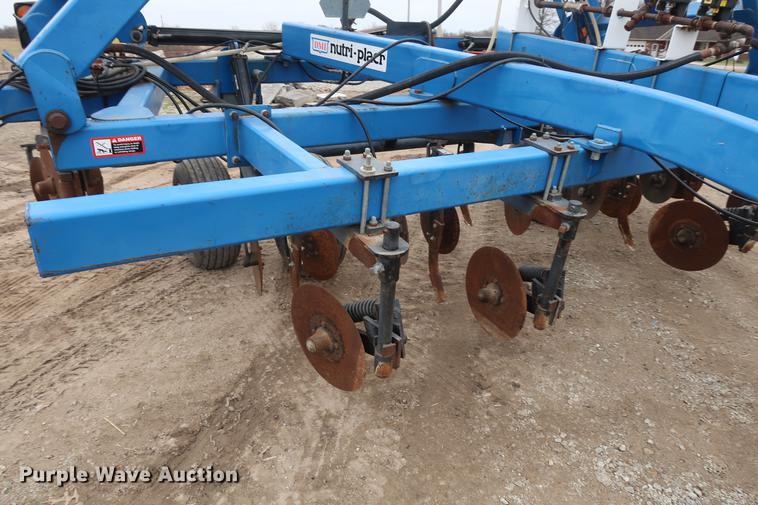 image for item DA6565 DMI Nutri-Placr 4300 anhydrous ammonia applicator