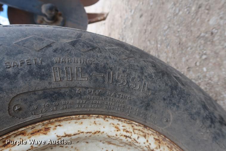 image for item DA6565 DMI Nutri-Placr 4300 anhydrous ammonia applicator