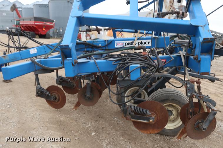 image for item DA6565 DMI Nutri-Placr 4300 anhydrous ammonia applicator