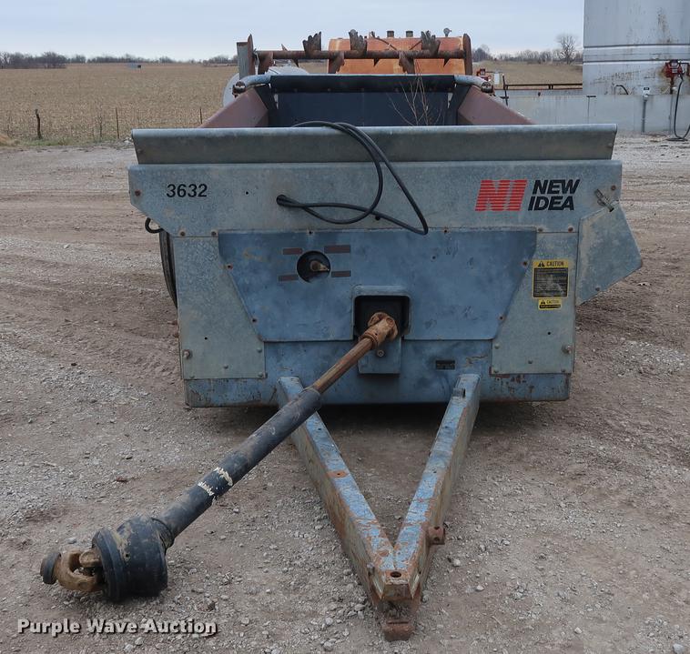 image for item DA6566 New Idea 3632 manure spreader