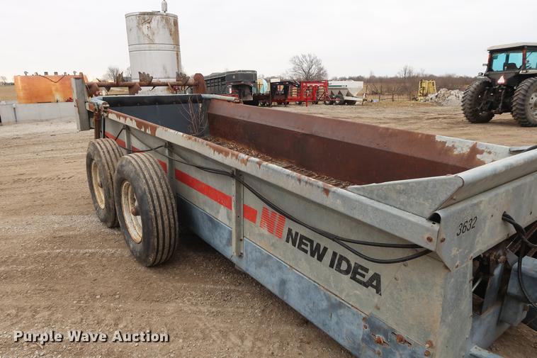 image for item DA6566 New Idea 3632 manure spreader