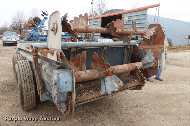image for item DA6566 New Idea 3632 manure spreader
