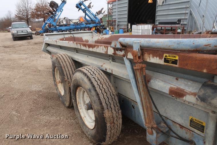 image for item DA6566 New Idea 3632 manure spreader