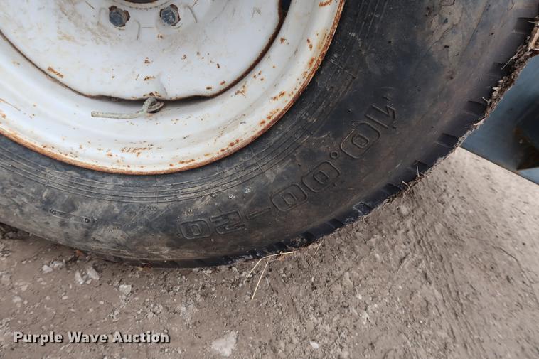 image for item DA6566 New Idea 3632 manure spreader