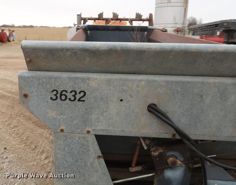 image for item DA6566 New Idea 3632 manure spreader