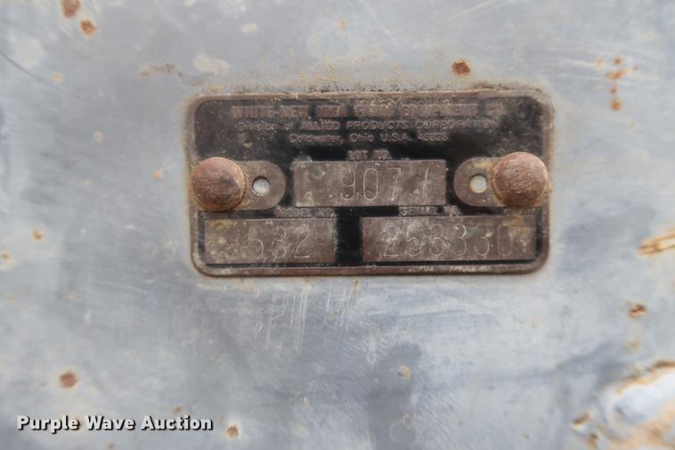 image for item DA6566 New Idea 3632 manure spreader