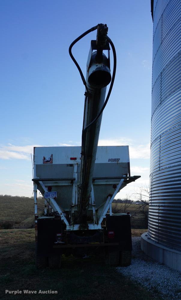 image for item DB0298 1989 Ford L8000 fertilizer tender truck