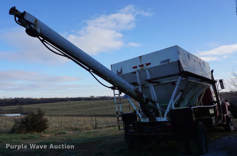 image for item DB0298 1989 Ford L8000 fertilizer tender truck