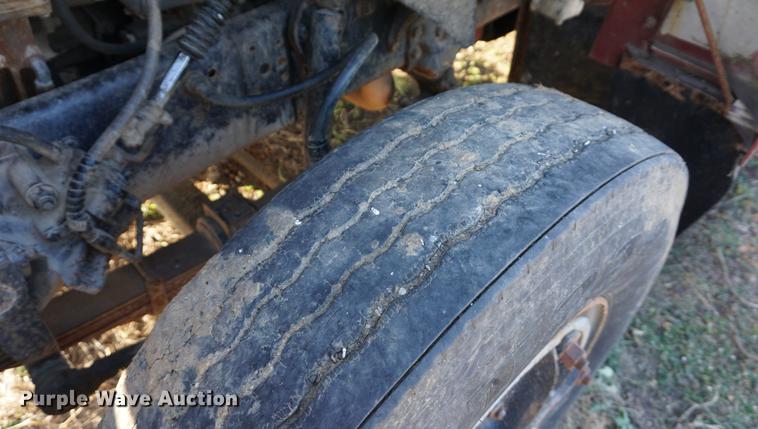 image for item DB0298 1989 Ford L8000 fertilizer tender truck