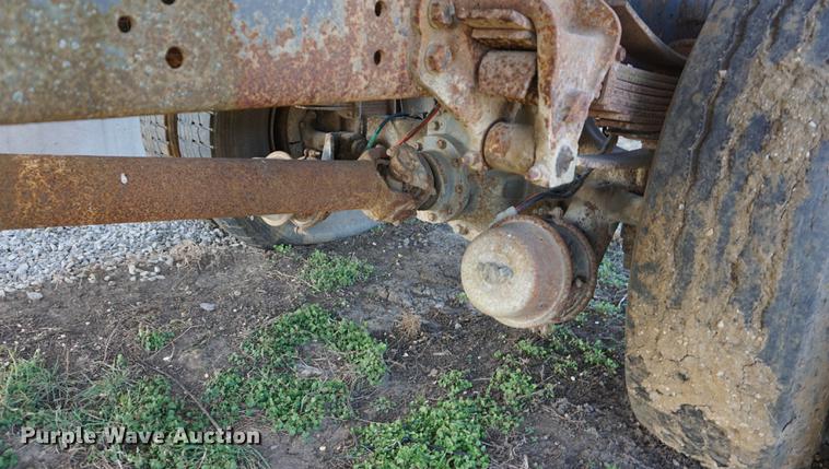 image for item DB0298 1989 Ford L8000 fertilizer tender truck