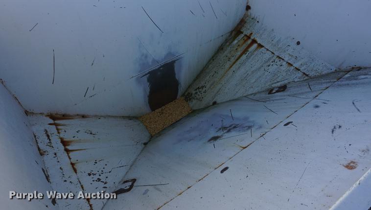 image for item DB0298 1989 Ford L8000 fertilizer tender truck