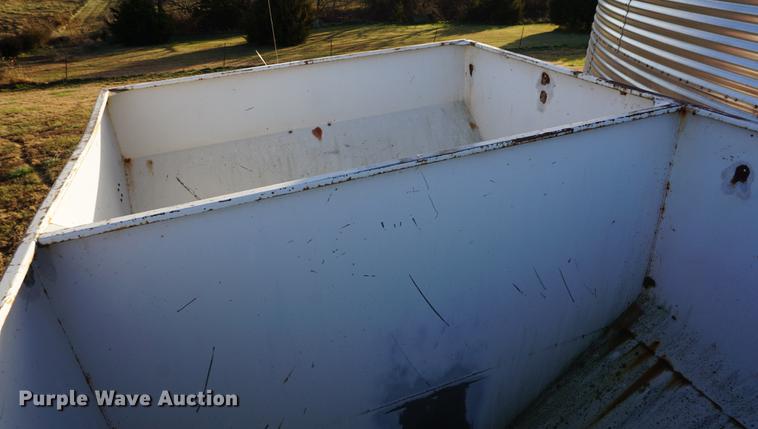 image for item DB0298 1989 Ford L8000 fertilizer tender truck