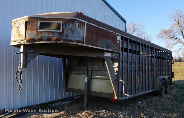 image for item DB0300 1992 Titan livestock trailer