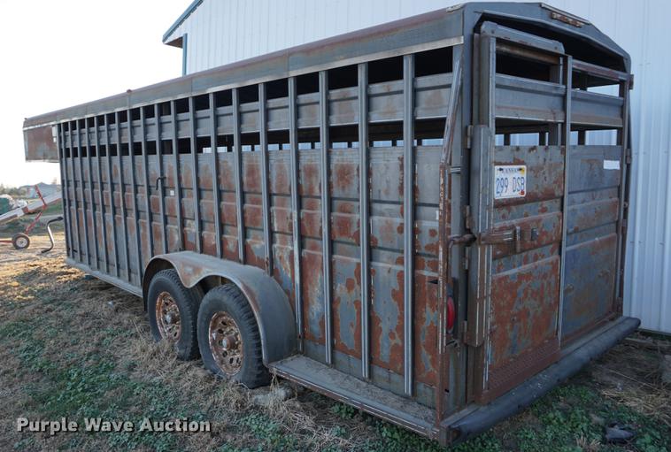 image for item DB0300 1992 Titan livestock trailer