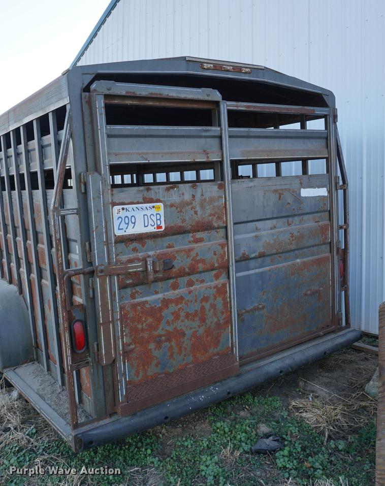 image for item DB0300 1992 Titan livestock trailer