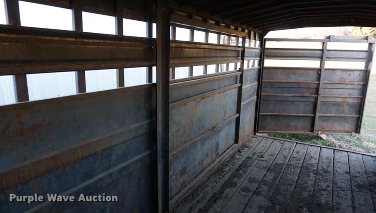 image for item DB0300 1992 Titan livestock trailer