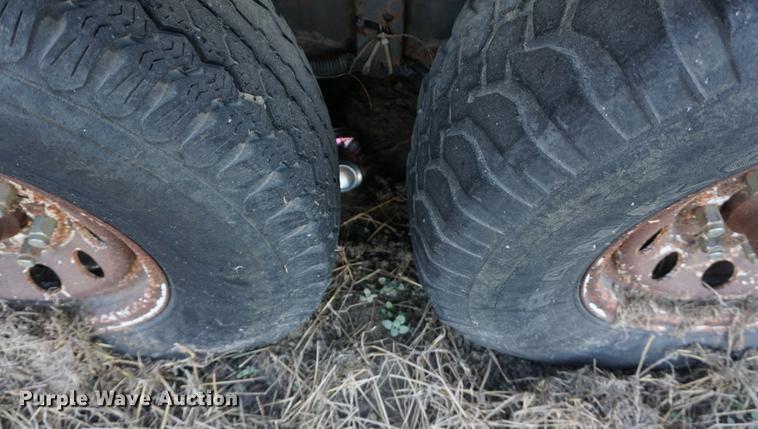 image for item DB0300 1992 Titan livestock trailer