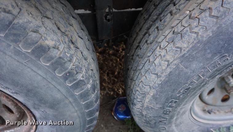 image for item DB0300 1992 Titan livestock trailer