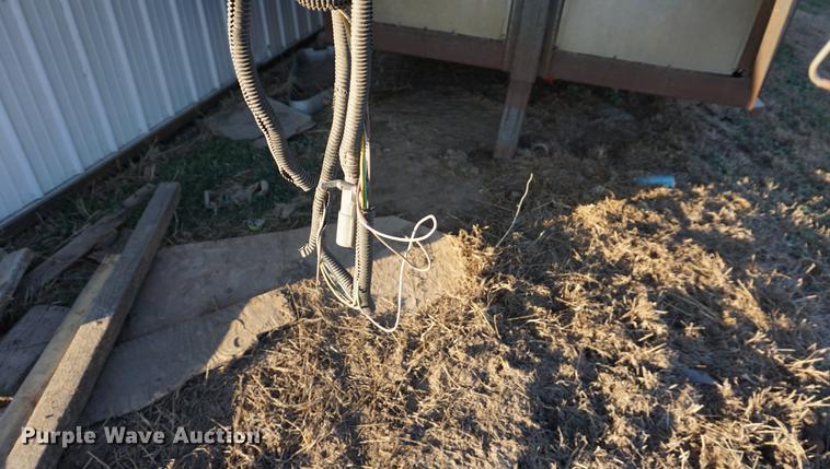 image for item DB0300 1992 Titan livestock trailer