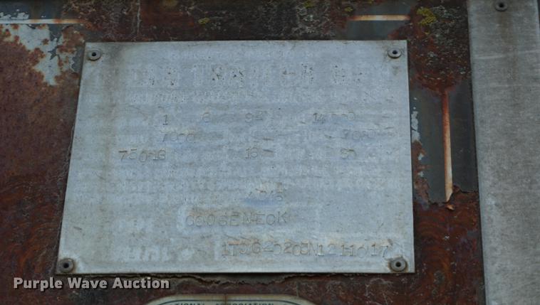 image for item DB0300 1992 Titan livestock trailer