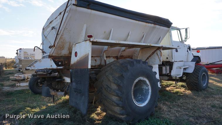 image for item DB0301 1992 Ford L8000 applicator truck