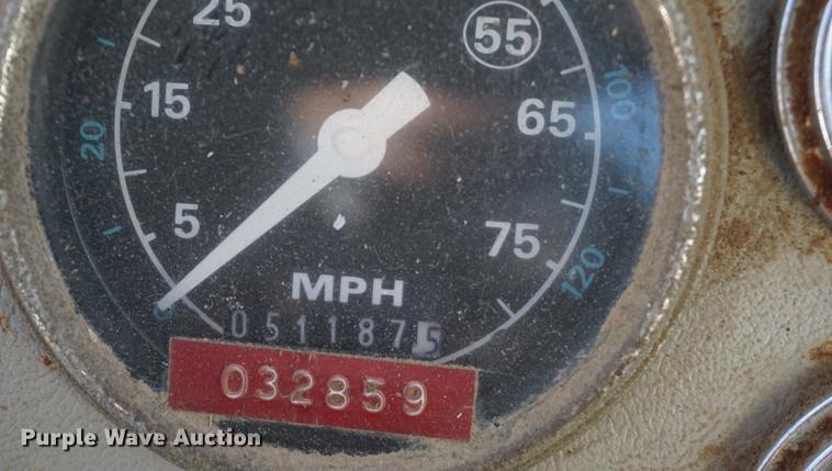 image for item DB0301 1992 Ford L8000 applicator truck