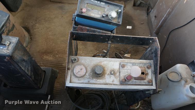 image for item DB0301 1992 Ford L8000 applicator truck