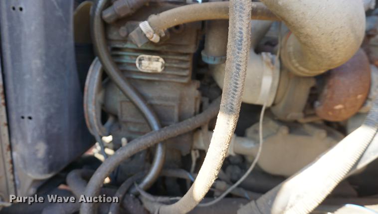 image for item DB0301 1992 Ford L8000 applicator truck