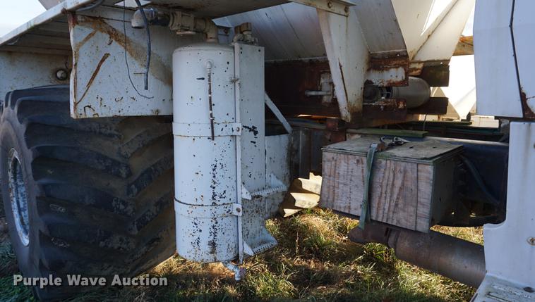 image for item DB0301 1992 Ford L8000 applicator truck