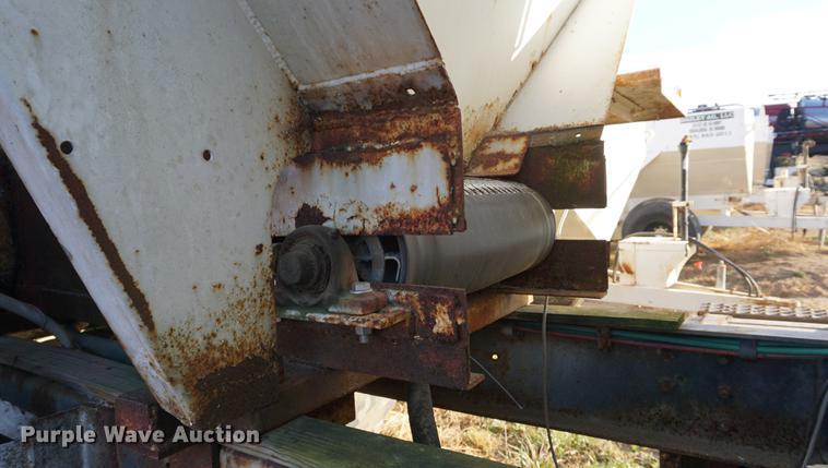 image for item DB0301 1992 Ford L8000 applicator truck